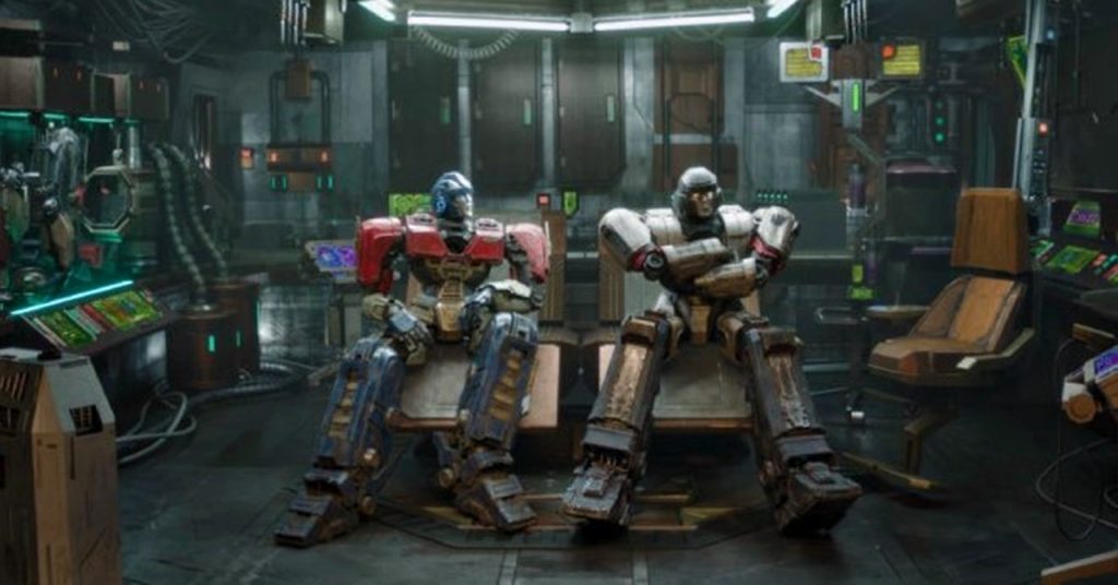 Chris Hemsworth e Brian Tyree Henry comentam sobre seus papéis em Transformers: O Início