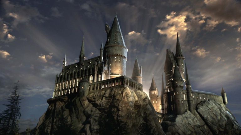 Castelo de Hogwarts, na Escócia, em Harry Potter