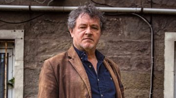 Morre o ator Brian McCardie, que estrelou Outlander, aos 59 anos de idade