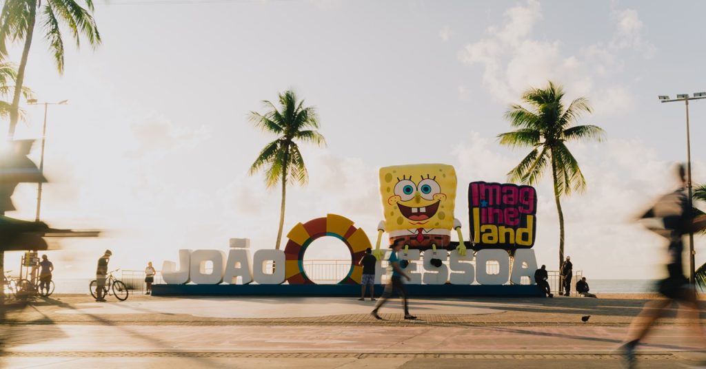 Imagineland celebra 25 anos do Bob Esponja com inflável gigante