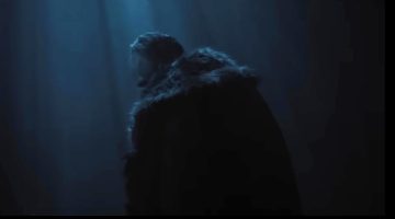 Bill Skarsgård assusta em Nosferatu: Nicholas Hoult revela a transformação pertubadora do ator