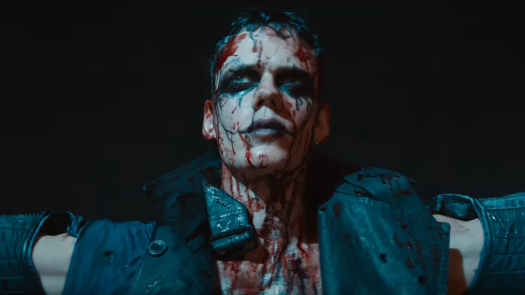 Ator afirma que novo O Corvo não é um remake do clássico com Brandon Lee