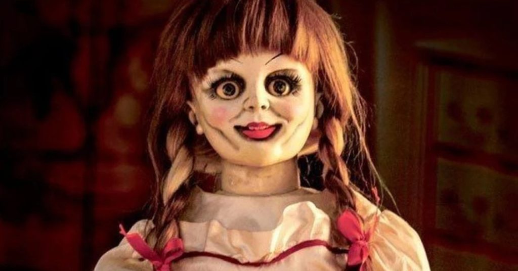 Anabelle original, sofá de Friends: o que foi destruído no incêndio da Casa Warner no Brasil