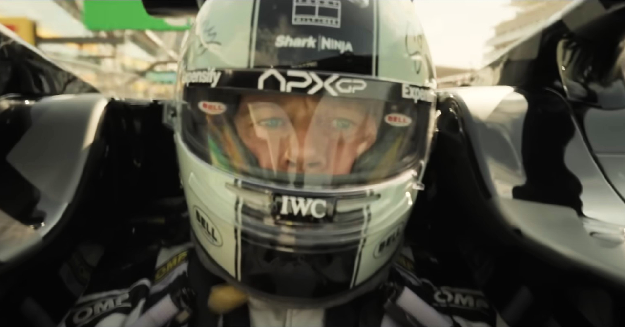 Brad Pitt acelera no filme F1 com cenas de corrida reais, confira