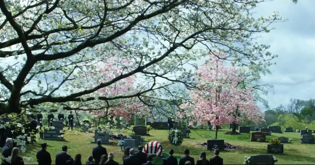 De quem é o funeral visto no trailer de Capitão América 4?