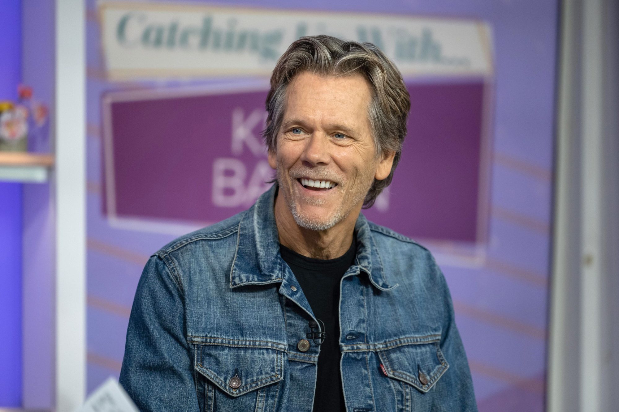Kevin Bacon passa um dia como ‘pessoa normal’ e odeia a experiência: ‘é um saco’