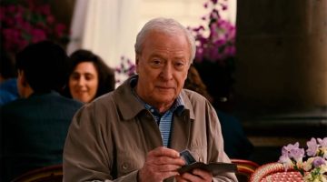 Michael Caine relembra trabalho com Heath Ledger em O Cavaleiro das Trevas