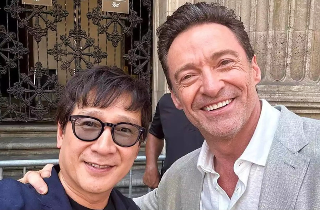 Hugh Jackman e Ke Huy Quan celebram reencontro após 25 anos