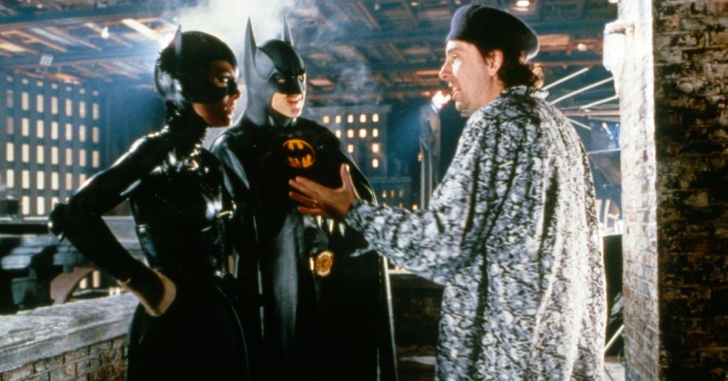 Tim Burton descarta retorno ao universo dos super-heróis: “Não é algo que me interessa no momento”