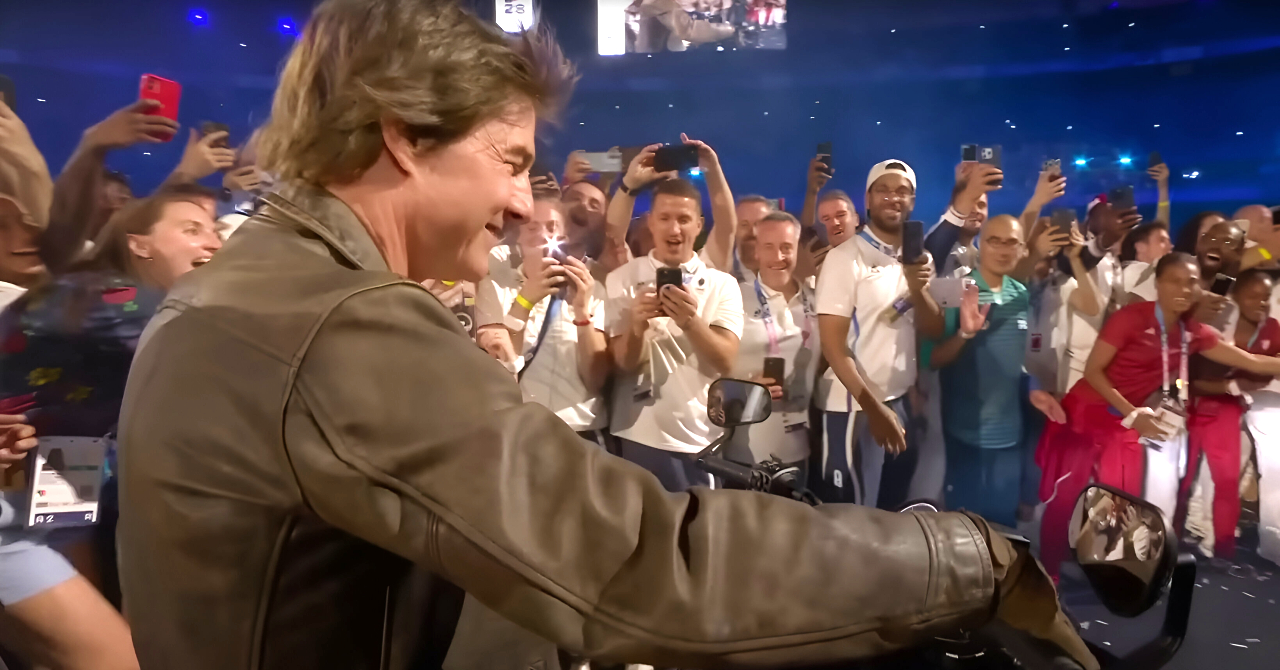 Tom Cruise brilha no encerramento dos Jogos Olímpicos de Paris 2024 com acrobacias épicas