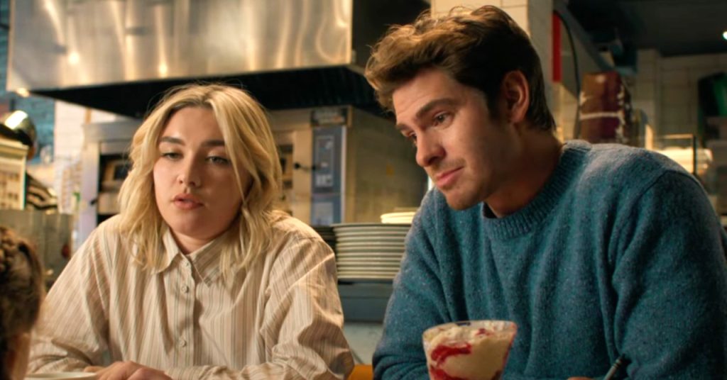 Andrew Garfield e Florence Pugh impactam o público com cena de sexo e muita emoção