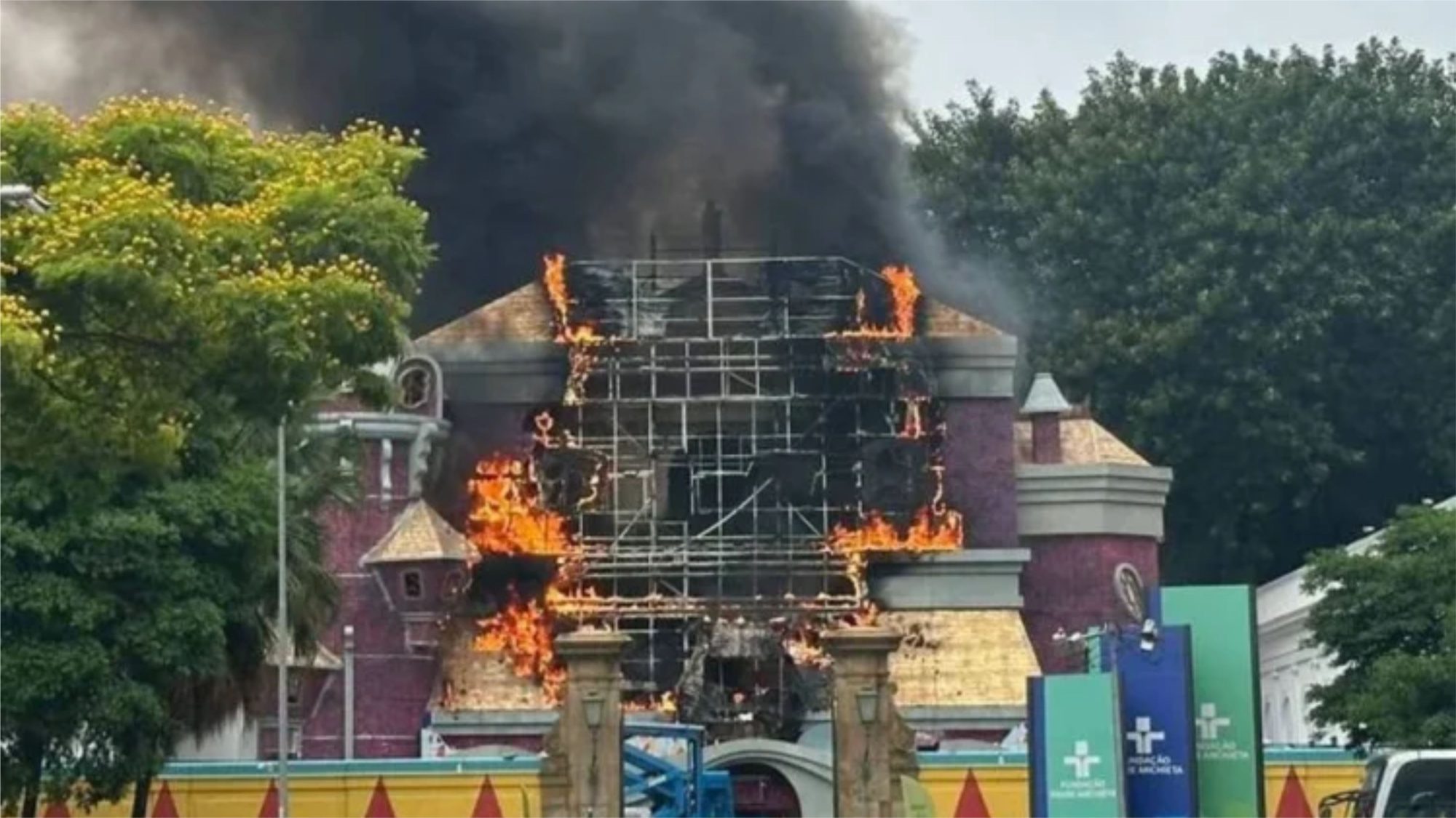 Incêndio adia inauguração da exposição do Castelo Rá-Tim-Bum