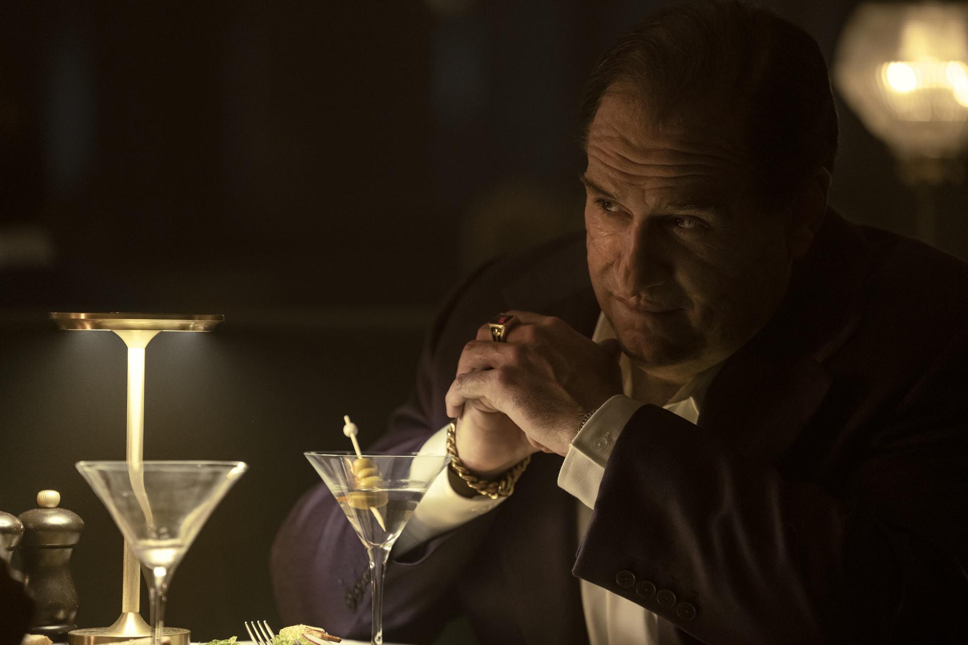 Primeiro episódio de Pinguim será exibido em diversos canais de TV
