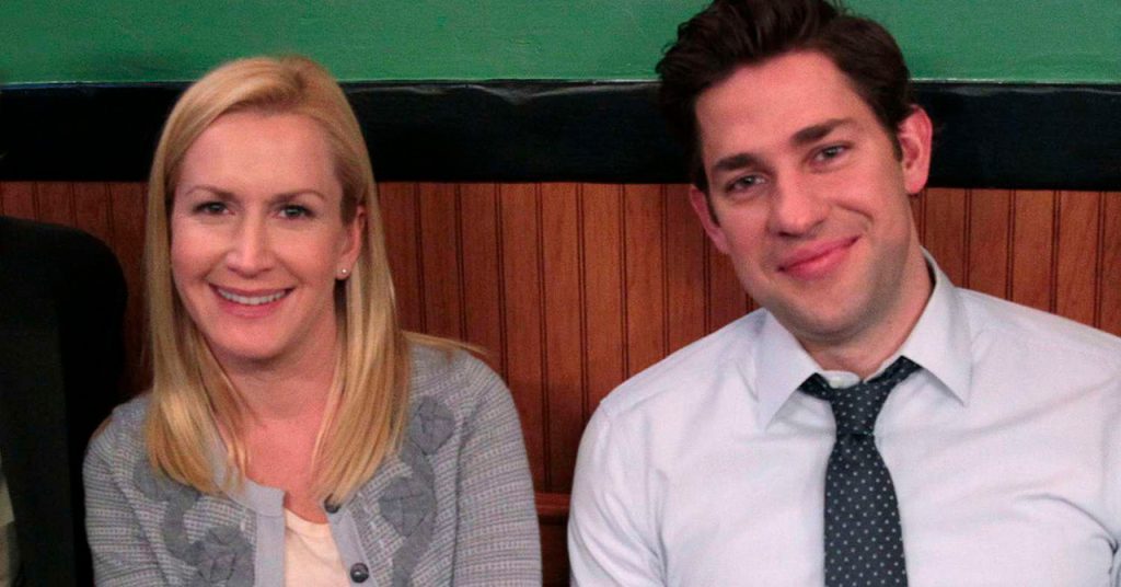 Angela Kinsey comemora título de John Krasinski como Homem Mais Sexy do Mundo