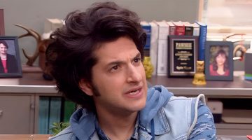Ben Schwartz reflete sobre sucesso viral com a cena “Don’t Be Suspicious” de Parks and Recreation