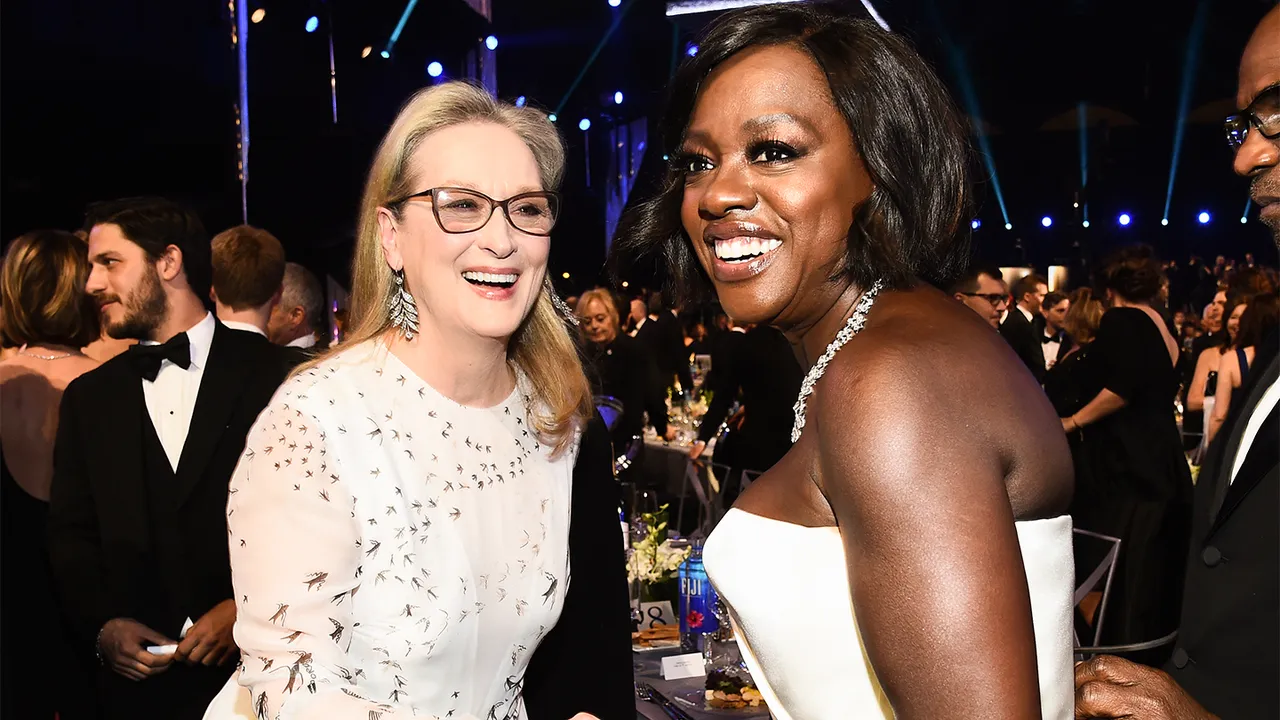 Viola Davis critica desigualdades na indústria ao ser chamada de “a Meryl Streep negra”