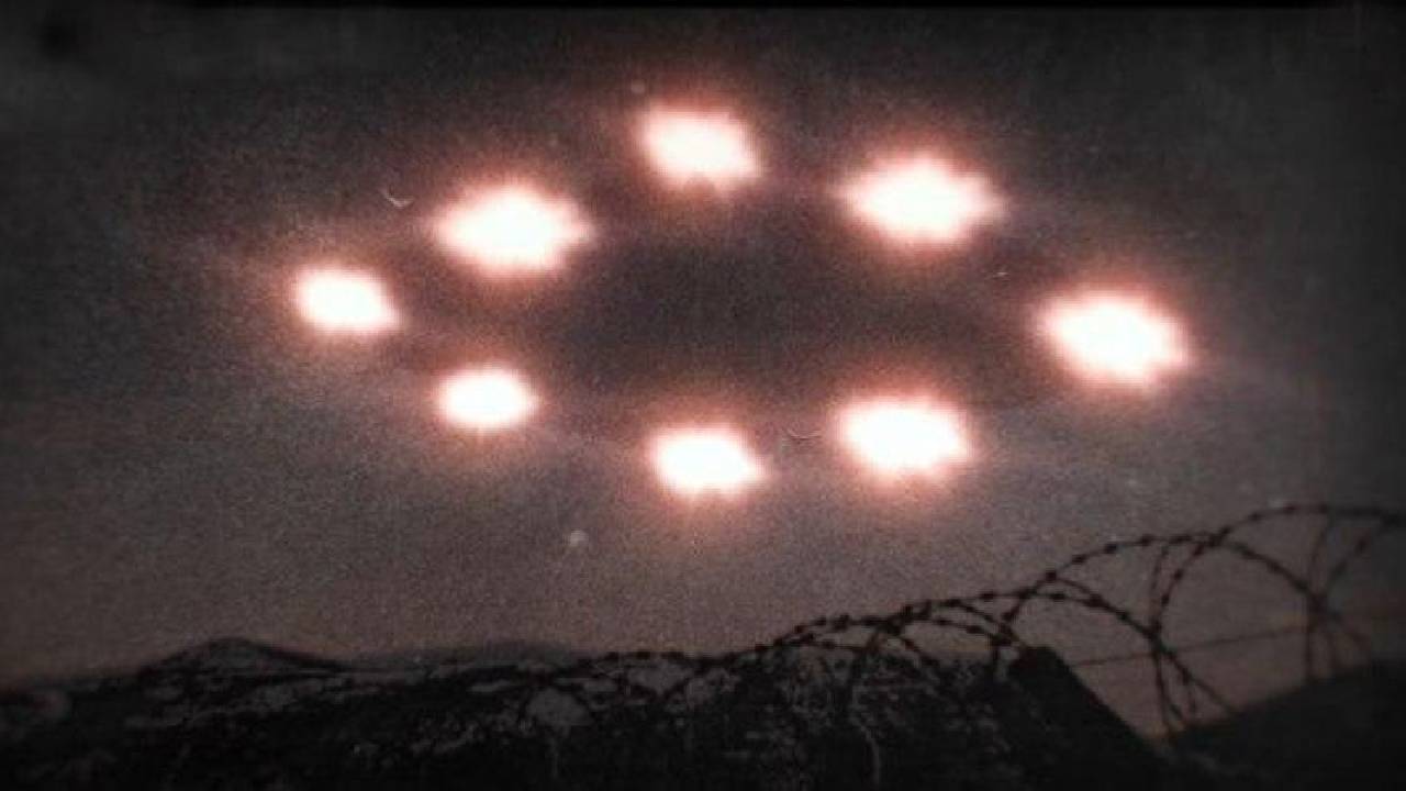 Invasão de OVNIs ou drones misteriosos? O que está acontecendo nos céus dos EUA