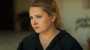 Abigail Breslin compartilha experiência sobre abuso de poder de colega de trabalho