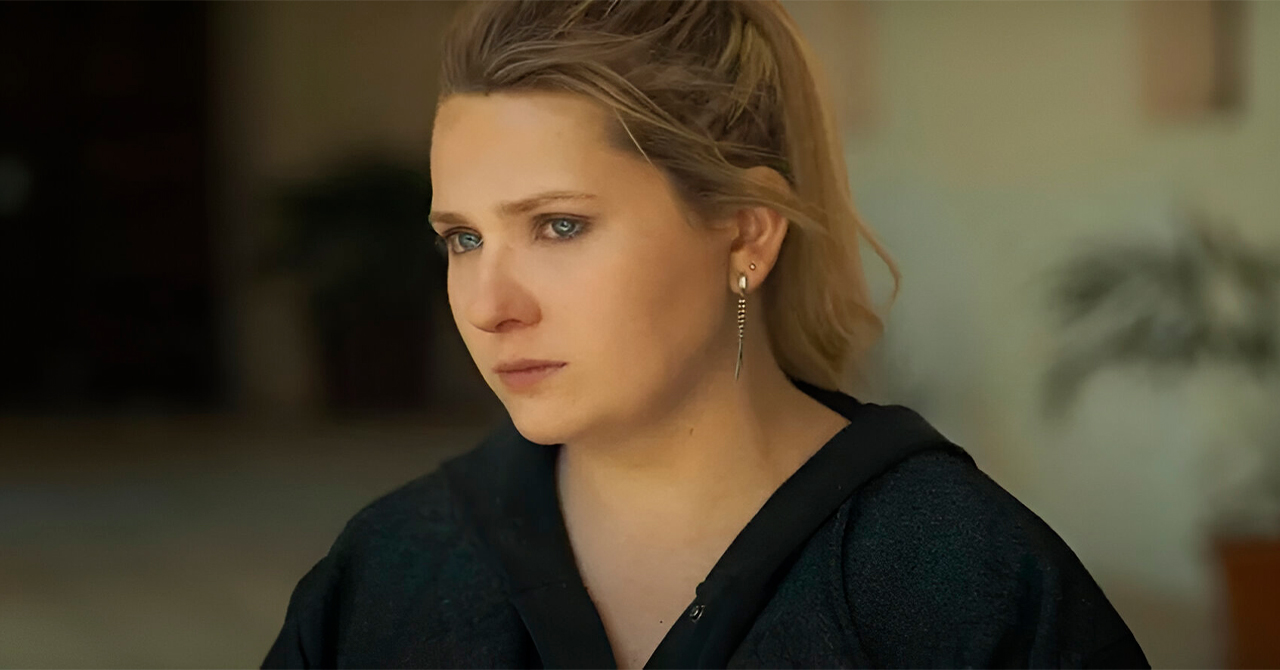 Abigail Breslin compartilha experiência sobre abuso de poder de colega de trabalho