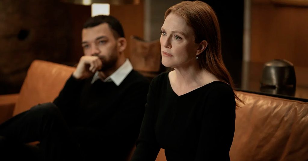 Julianne Moore reage ao banimento de seu livro infantil nas escolas dos EUA