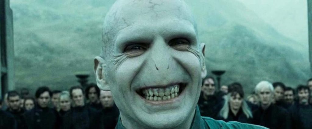 Série de Harry Potter teria escalado ator de voz para Voldemort na 1ª temporada