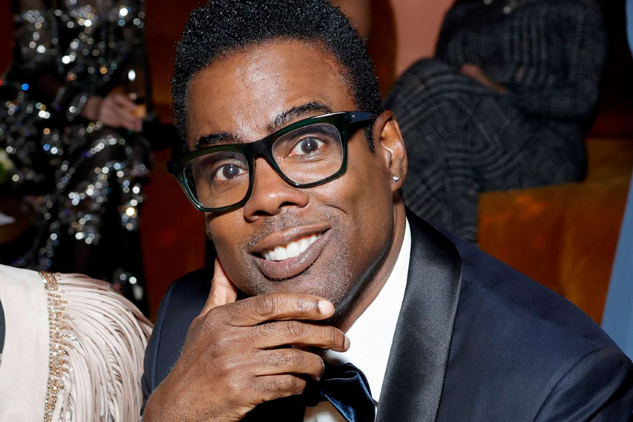 Chris Rock retorna ao Oscar após incidente com Will Smith: “O amor verdadeiro começa no perdão.”