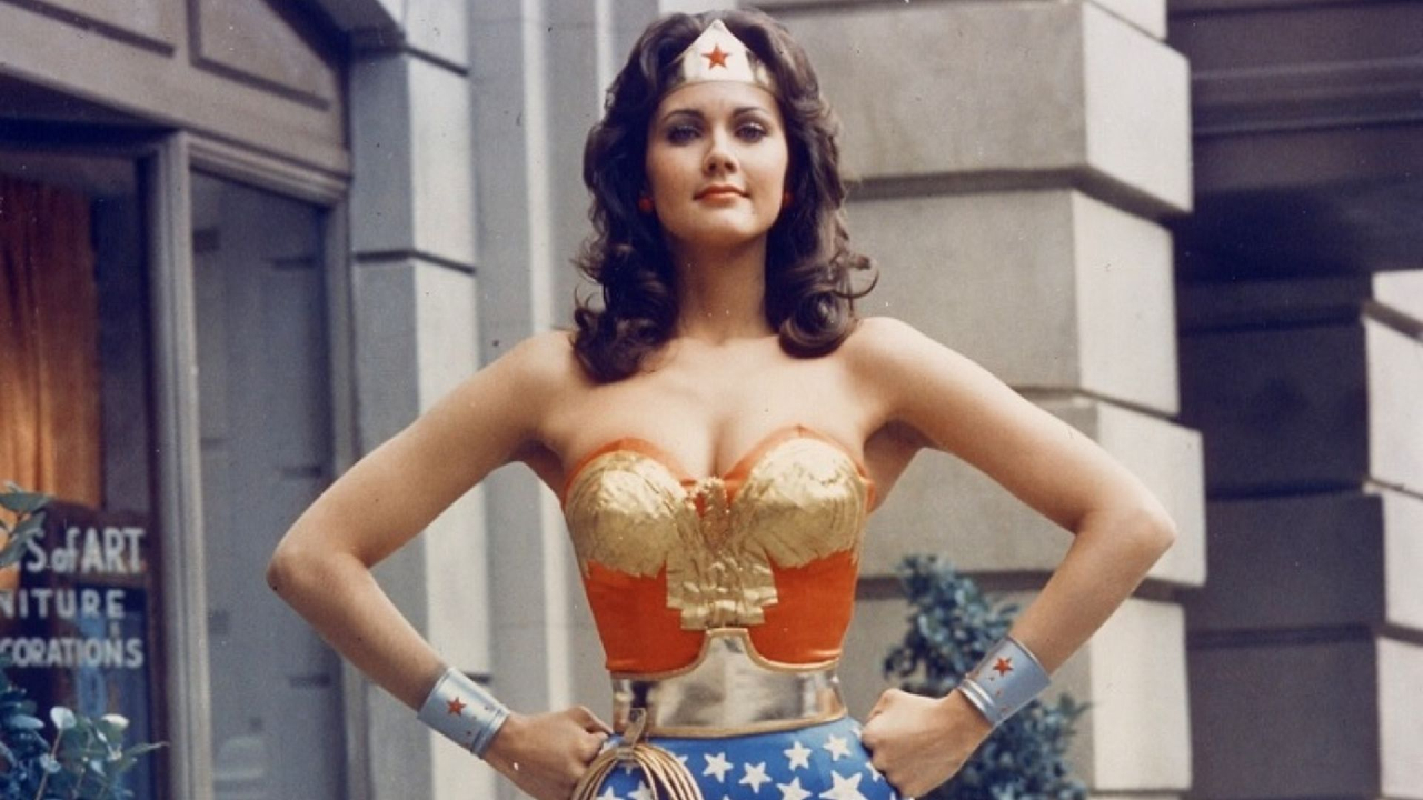 Lynda Carter será homenageada pelos 50 anos de Mulher-Maravilha