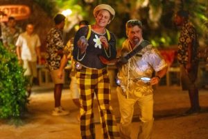 Billy Magnussen como Pleakley e Zach Galifianakis como Jumba (reprodução)