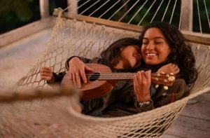 Maia Kealoha como Lilo e Sydney Agudong como Nani (reprodução)
