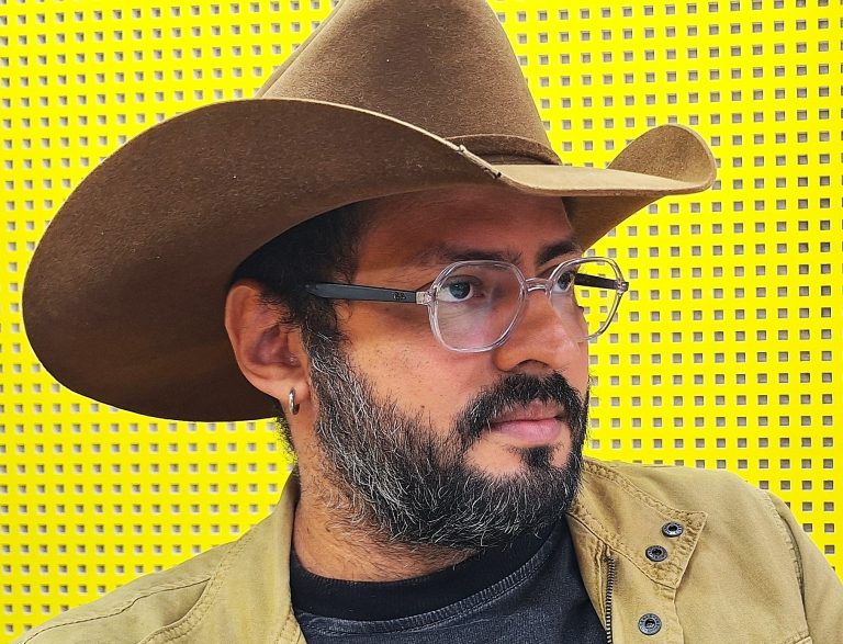 Roberto Denser anuncia continuação do livro Colapse (Foto: Ei Nerd)