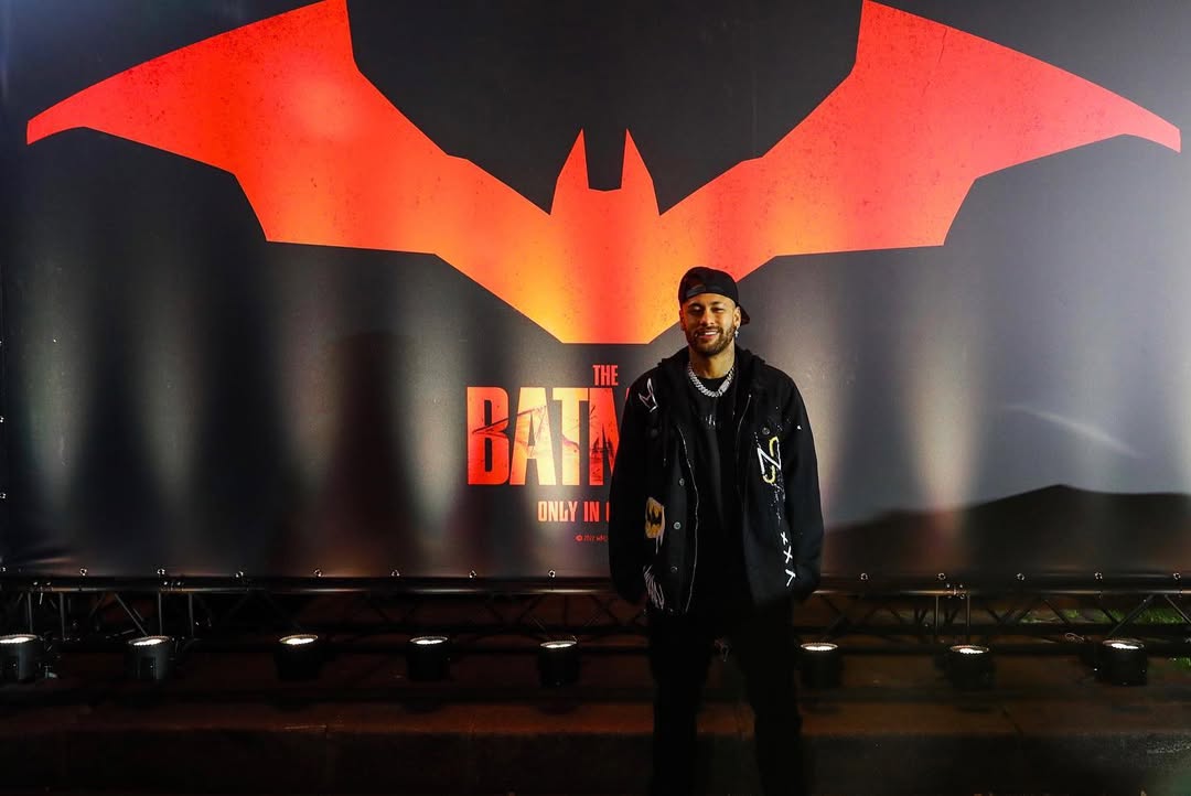 Fã do Batman, Neymar já havia dirigido um Batmóvel em 2022; recentemente jogador comprou uma réplica por R$ 8 milhões