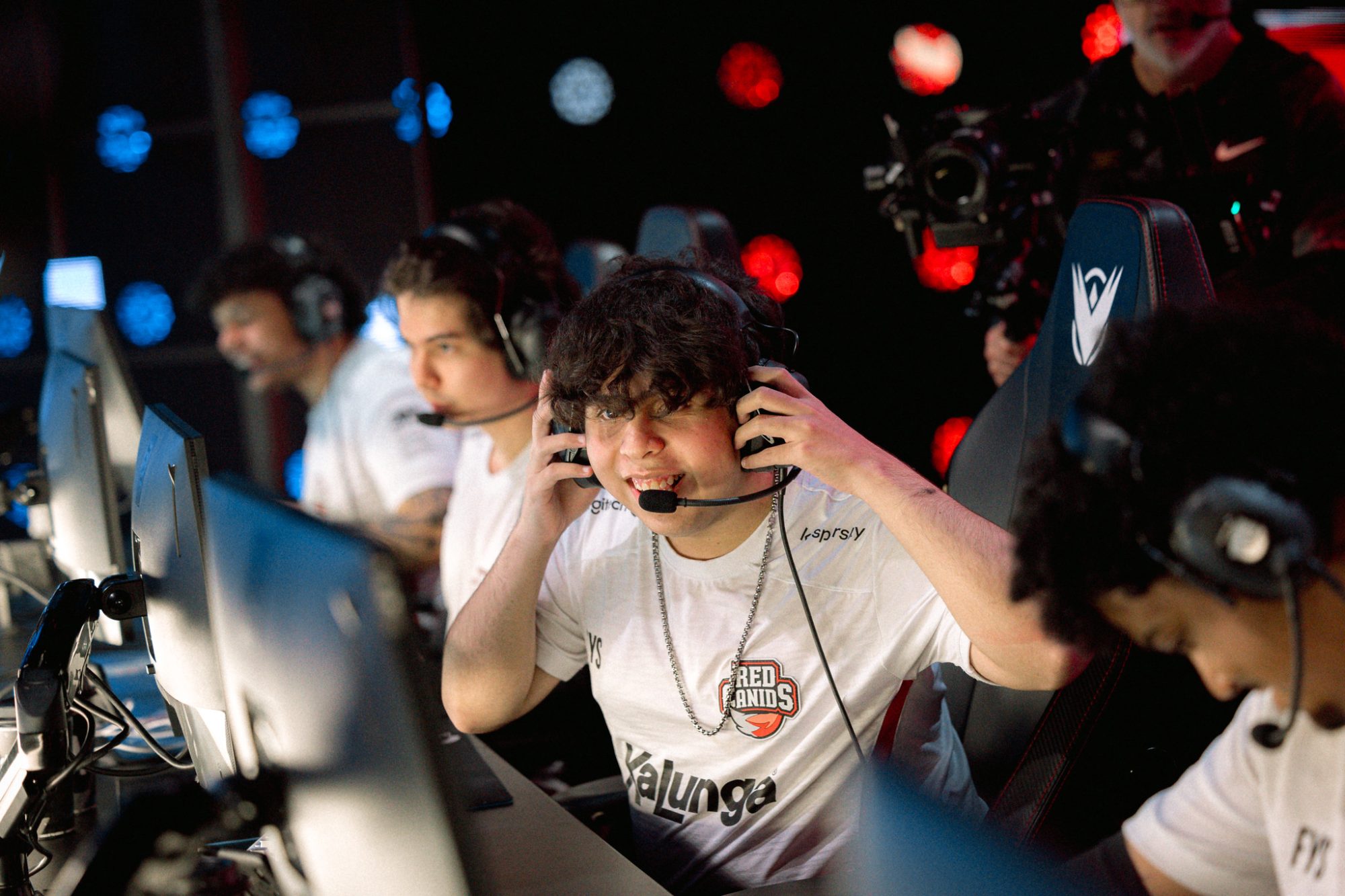 LTA Sul 2025: A reformada RED Canids vence a Isurus Gaming e conhecem o sabor da primeira classe