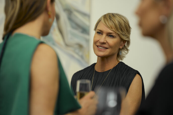 Robin Wright enfrenta rival misteriosa em ‘A Namorada Ideal’, nova série do Prime Video