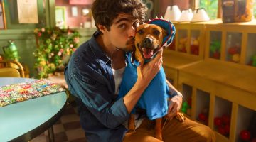 Netflix divulga primeiras imagens de ‘Caramelo’, filme com Rafael Vitti e o vira-lata mais amado do Brasil