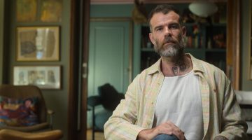 ‘A Mulher da Casa Abandonada’: Prime Video divulga trailer da série baseada no podcast de sucesso; assista aqui