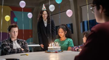 ‘O Instituto’: Série baseada em livro de Stephen King estreia no MGM+ com suspense e superpoderes; veja o trailer