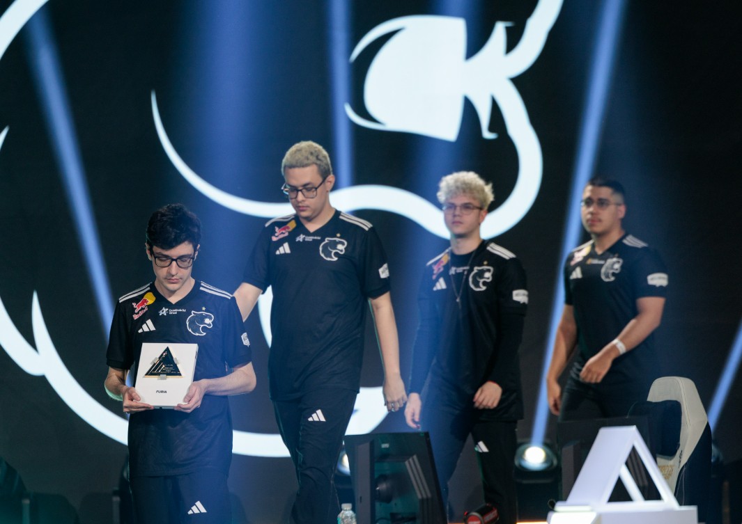 Furia mostrou o poder da Pantera: “Vamos usar bem o nosso tempo e aprender com os melhores dos melhores”