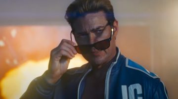Johnny Cage estrela filme dentro do filme e aquece os motores para ‘Mortal Kombat 2’; assista aqui