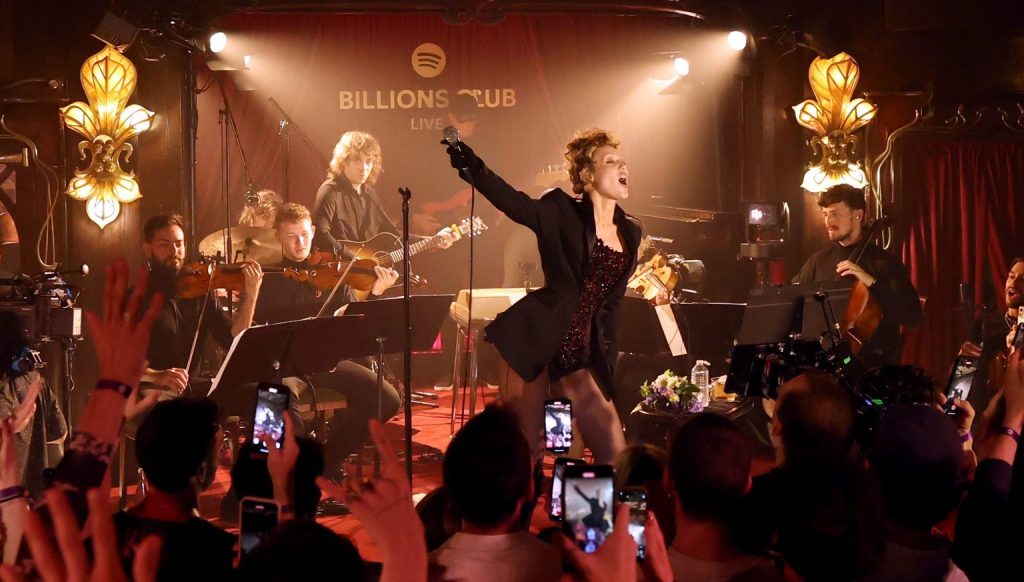 Miley Cyrus e Spotify lançam com exclusividade: ‘Billions Club Live with Miley Cyrus: A Concert Film’