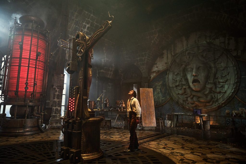 Netflix revela primeiras imagens de ‘Frankenstein’, novo filme de Guillermo del Toro com Oscar Isaac e Mia Goth; confira aqui