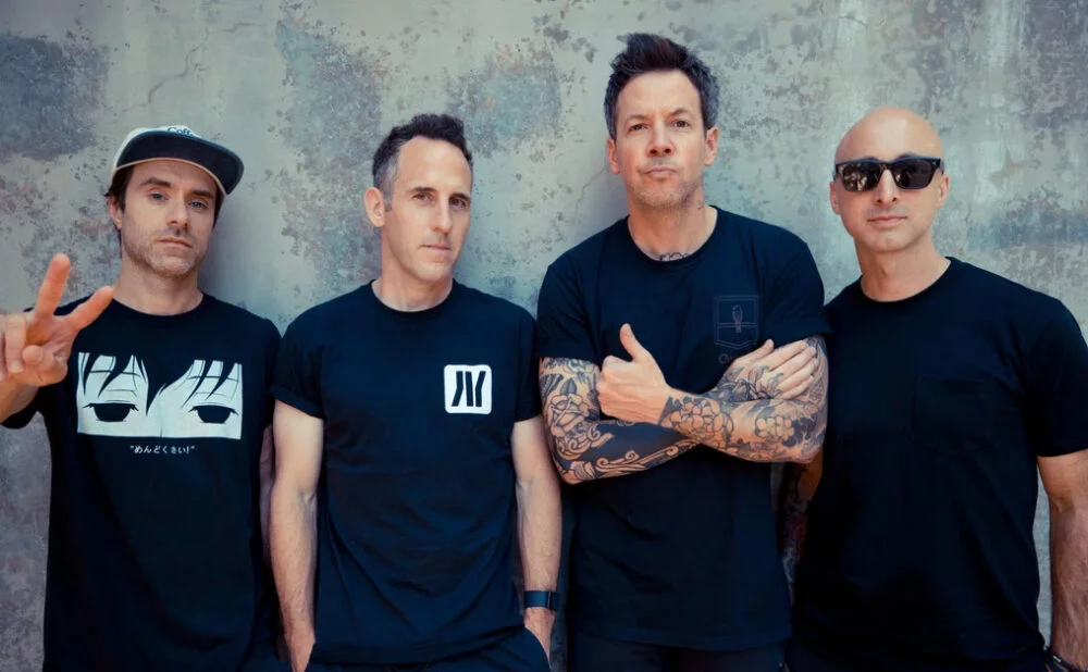 ‘Simple Plan: Os Garotos na Multidão’ estreia na Prime revivendo os bastidores do punk-pop com tom nostálgico; veja o trailer