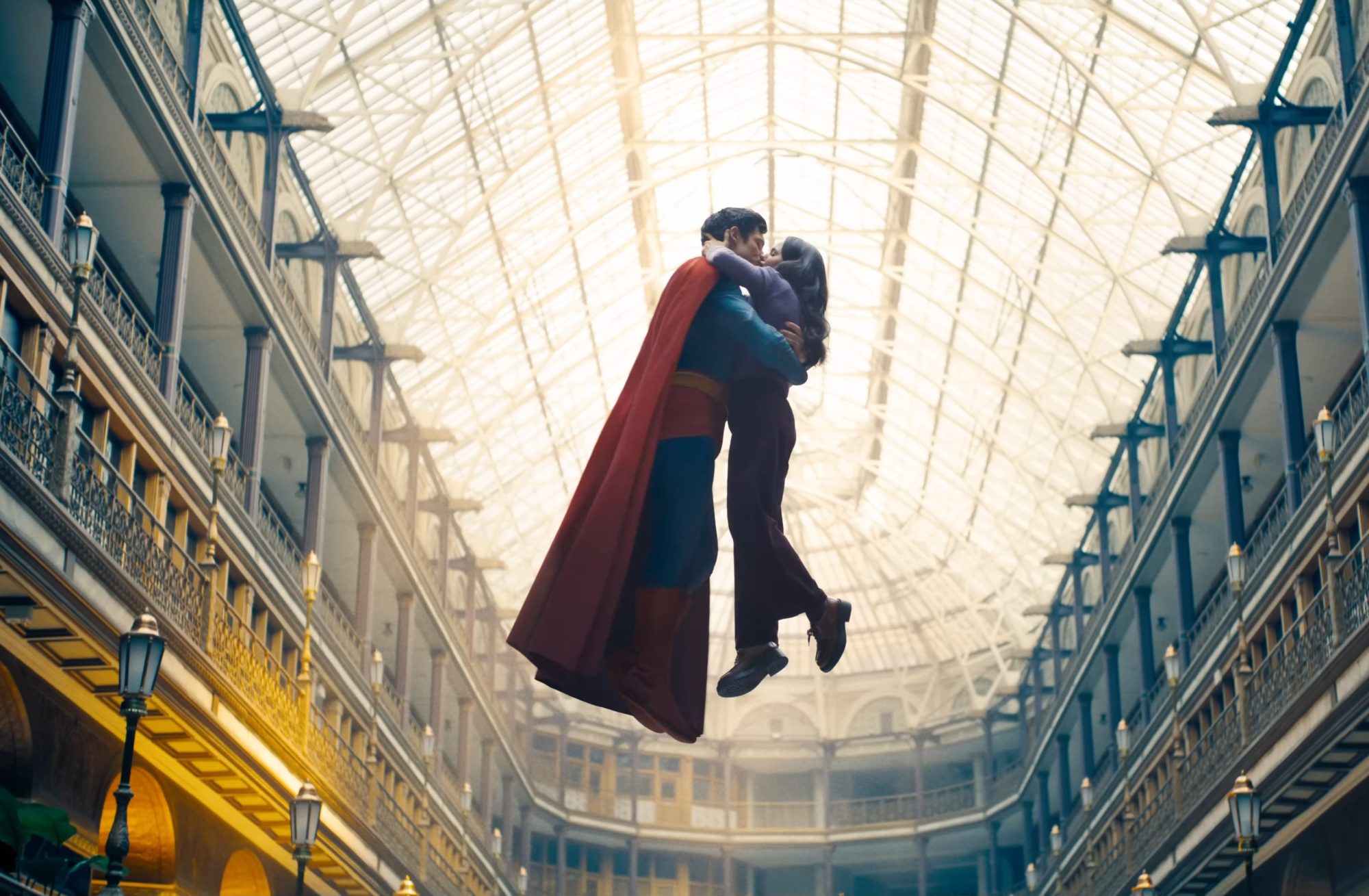 Críticas de ‘Superman’ apontam reboot emocional e otimista; filme estreia com mais de 85% de aprovação no Rotten Tomatoes