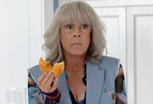 Jamie Lee Curtis critica culto à juventude em Hollywood e diz que prepara aposentadoria há 30 anos