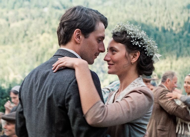 ‘Vermiglio – A Noiva da Montanha’: drama italiano premiado chega aos cinemas nesta quinta-feira (10); veja o trailer