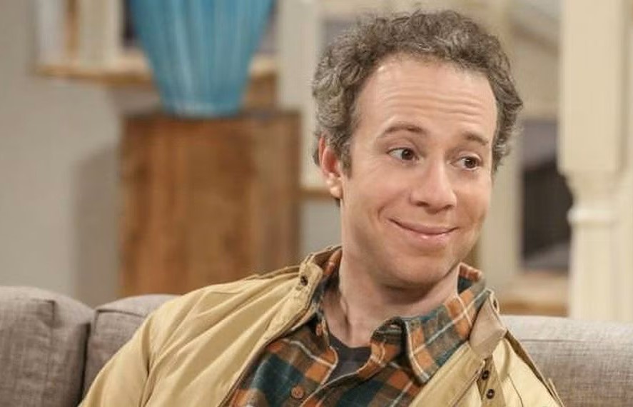Novo derivado de ‘The Big Bang Theory’ é confirmado pela HBO Max com Stuart como protagonista