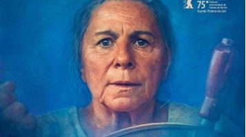 Vencedor do Urso de Prata, ‘O Último Azul’ ganha cartaz oficial a um mês de sua estreia nos cinemas