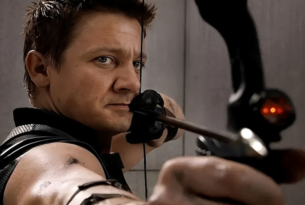 Jeremy Renner afirma que está pronto para voltar como Gavião Arqueiro no MCU