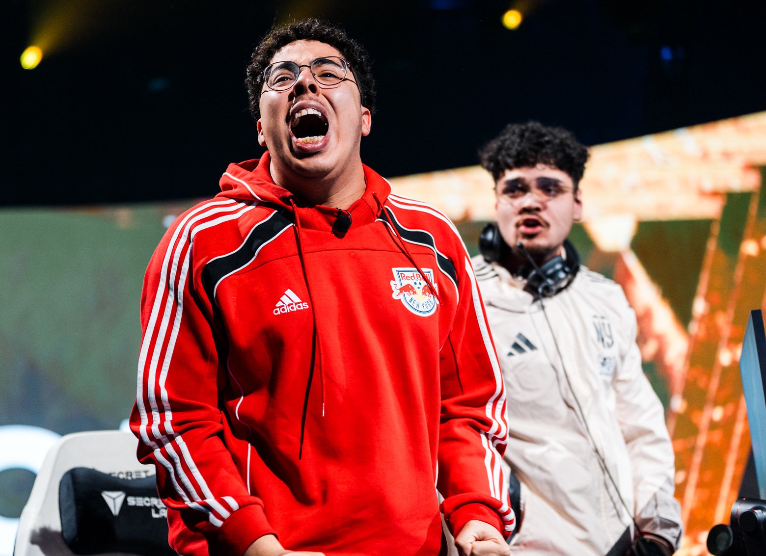 GuiBarros cai contra ManuBachoore nas semifinais da FC Pro World Championship na Arábia Saudita