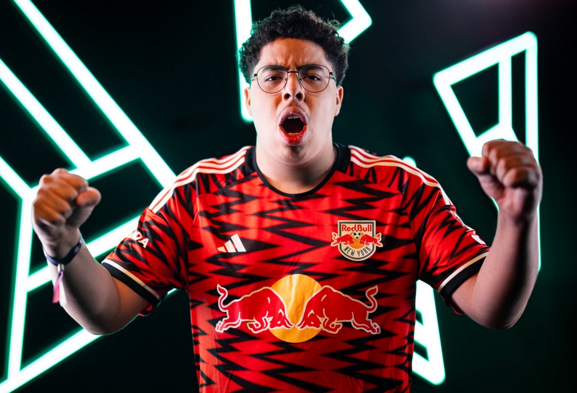 Brasileiro GuiBarros passa pelas semifinais vencendo Tekkz na FC Pro World Championship na Esports World Cup