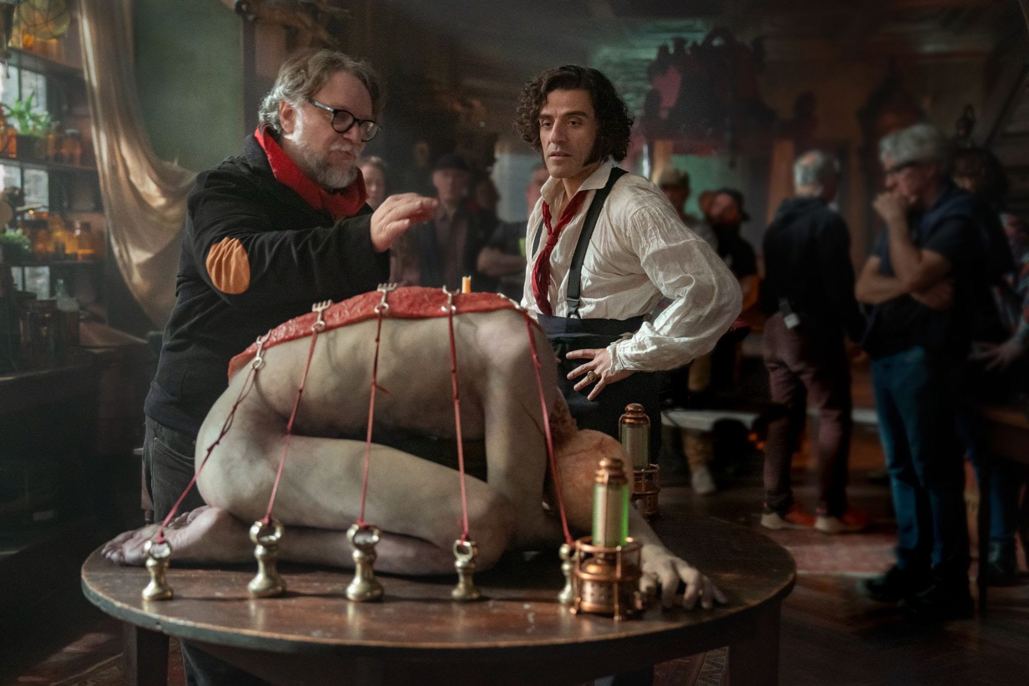 Oscar Isaac fala sobre sua parceria com Guillermo Del Toro em ‘Frankenstein’